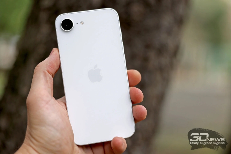 В ожидании пошлин поставки смартфонов в США взлетели на треть в марте