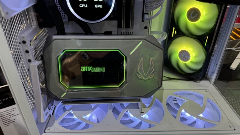 Zotac представила видеокарту GeForce RTX 5090 Arctic Storm с СЖО и огромным 360-мм радиатором