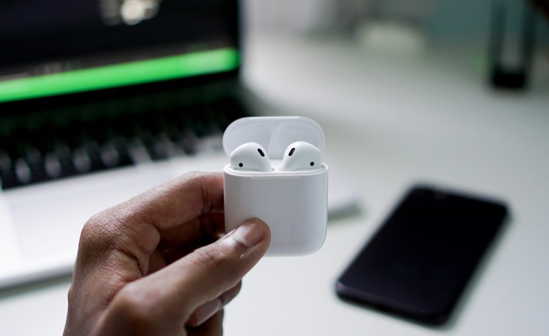 AirPods получат функцию управление камерой и детектор сна