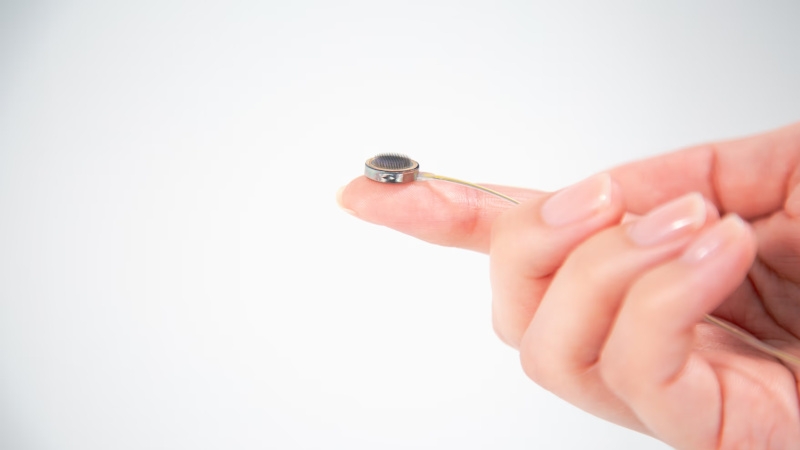 Мозговой имплант Connexus впервые подключили к человеку, но всего на 10 минут