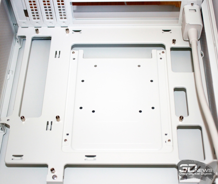 Обзор корпуса DeepCool CH270 Digital WH: почти компактный и почти вместительный