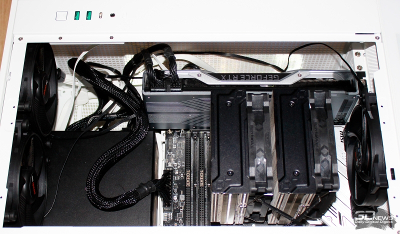 Обзор корпуса DeepCool CH270 Digital WH: почти компактный и почти вместительный