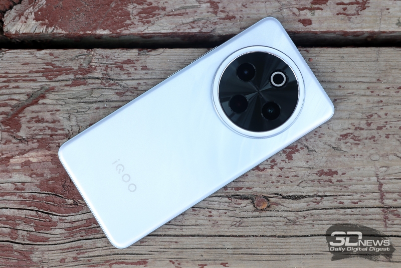 Обзор смартфона IQOO Z10: не ждите разрядки