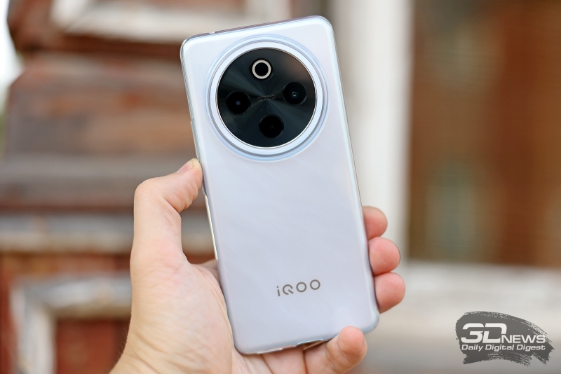 Обзор смартфона IQOO Z10: не ждите разрядки