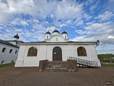 Обзор Xiaomi 15 Ultra: мощнейший камерофон, но со странностями