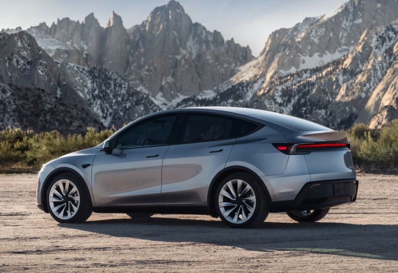 Продажи электромобилей Tesla валятся по всей Европе, а Маск расхотел строить предприятие в Индии