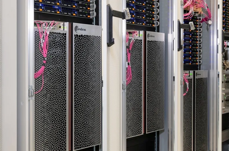 Производитель гигантских ИИ-чипов Cerebras стал жертвой криптомошенников