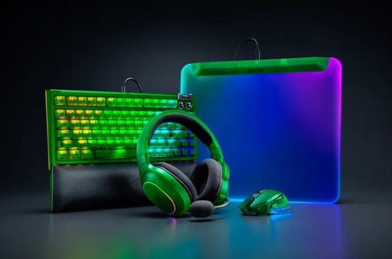 Razer выпустила Phantom Collection — клавиатуру, мышь, гарнитуру и коврик в полупрозрачных корпусах