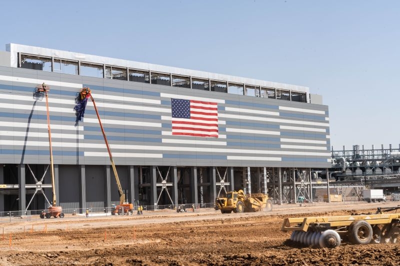 Softbank вместе с Nvidia и TSMC предлагает построить мини-Шэньчжэнь в Аризоне за $1 трлн