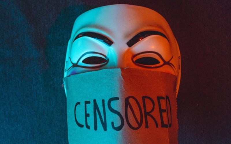 YouTube перестал удалять видео, если в них «ценность свободы слова перевесит риск вреда»