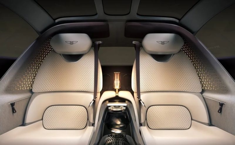 Bentley показала EXP 15 &mdash;&nbsp;люксовое&nbsp;трёхместное электрическое купе с длинным капотом