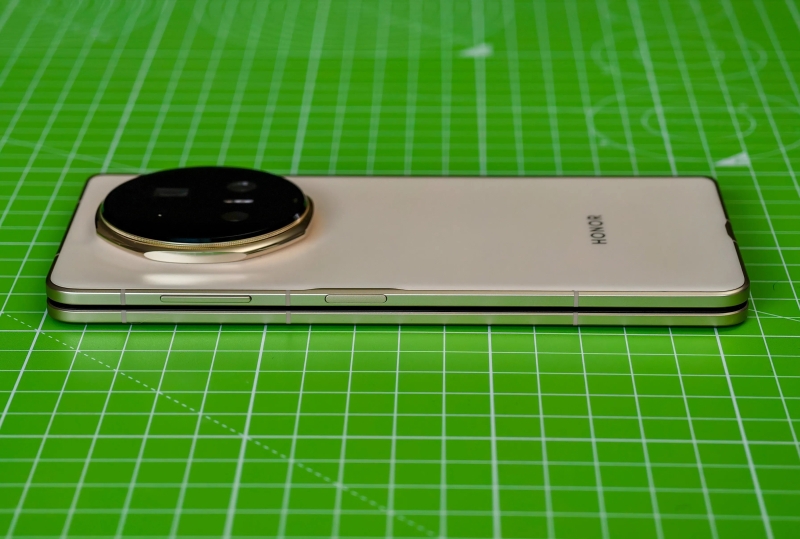 Honor представила Magic V5 — самый тонкий в мире складной смартфон