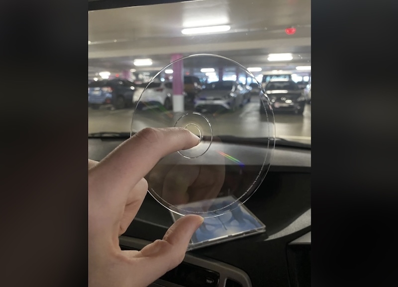 Lorde выпустила новый альбом на прозрачном компакт-диске &mdash; плееры его не могут прочитать