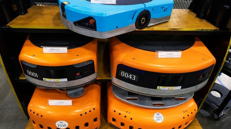 На складах Amazon теперь вкалывают более миллиона роботов