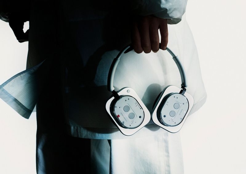 Nothing представила накладные наушники&nbsp;Headphone (1) &mdash; аналоговое управление,&nbsp;звук KEF и автономность до&nbsp;80 часов за&nbsp;&euro;299