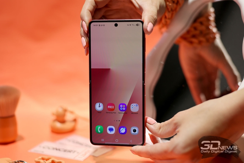 Первый взгляд на гибкие смартфоны Samsung Galaxy Z Fold7 и Samsung Galaxy Z Flip7