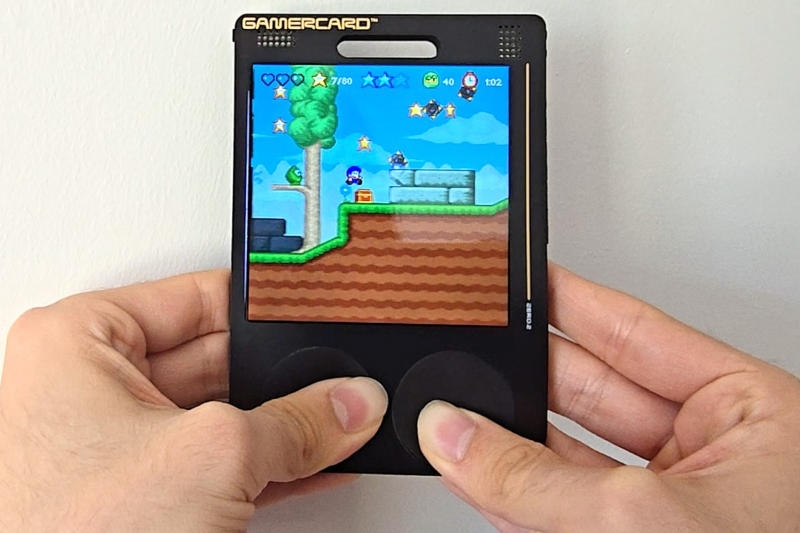 Племянник изобретателя ZX Spectrum представил GamerCard — портативную консоль для ретро-игр