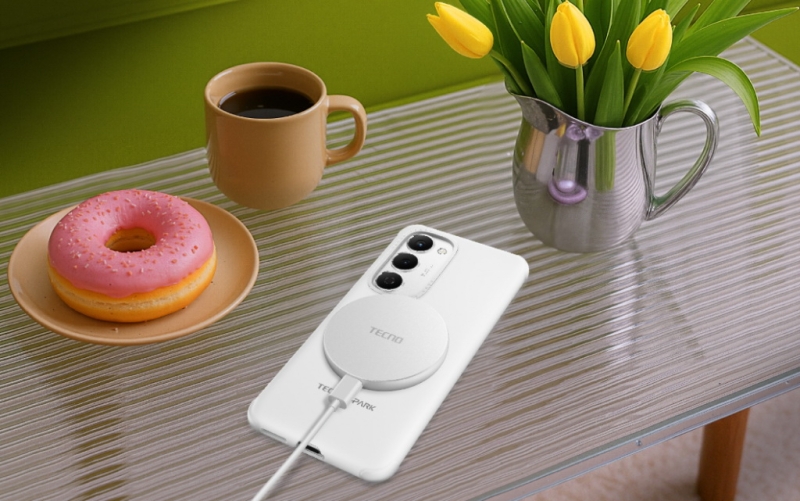 Tecno представила серию тонких и доступных смартфонов Spark 40 с ворохом ИИ-функций