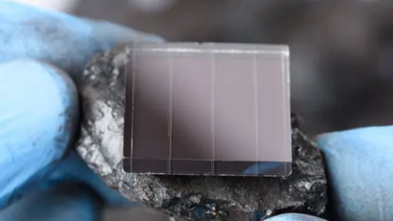 В Китае создали самую эффективную солнечную ячейку из перовскита и кремния — её КПД на грани теоретического предела