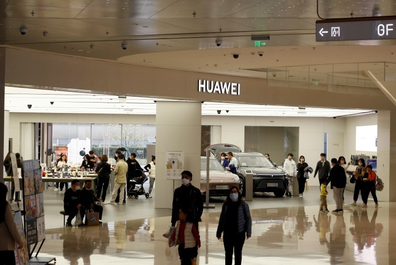 Huawei вернулась к прибыльности в первом полугодии благодаря DeepSeek