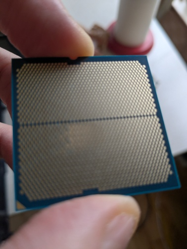 На Ryzen 9000 нельзя слишком много умножать &mdash; пара флагманских чипов сгорела от интенсивной арифметики