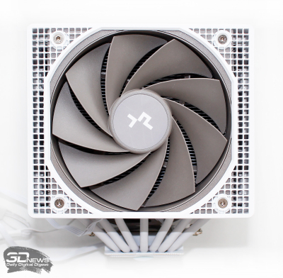 Обзор белого DeepCool Assassin VC Elite WH: новая испарительная камера и 300 ватт