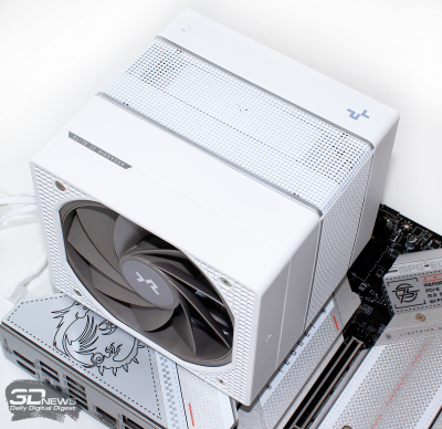 Обзор белого DeepCool Assassin VC Elite WH: новая испарительная камера и 300 ватт