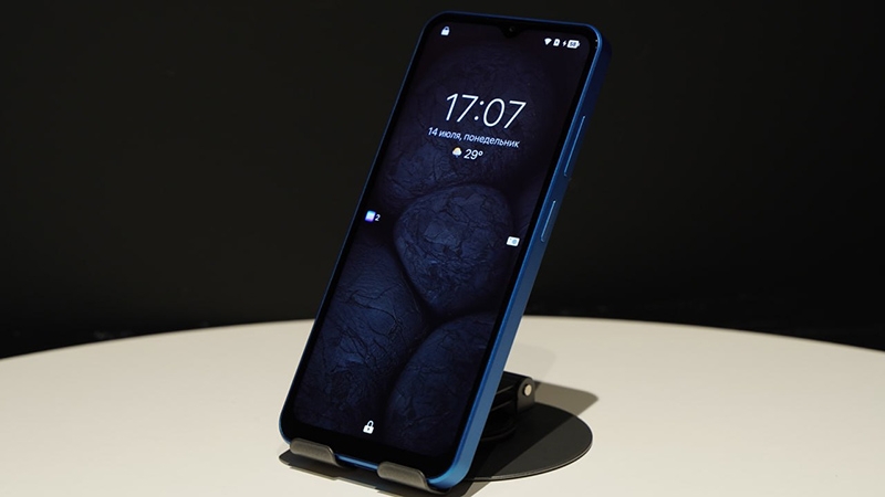 OKO Phone 5 для российских госслужащих поступил в продажу с устаревшей начинкой и свежей ОС &laquo;Аврора&raquo;