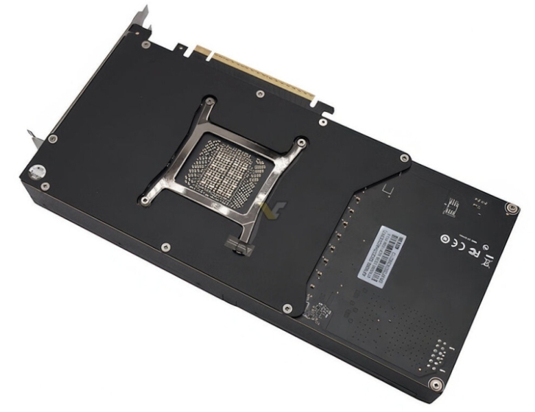 Представлена компактная GeForce RTX 5090 с &laquo;турбиной&raquo; за $6000