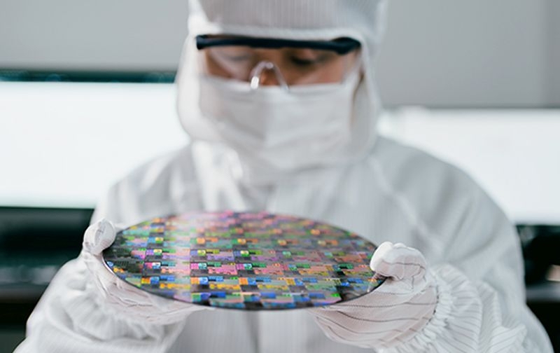 США снова вставят палки в колёса производству чипов Intel, SK hynix и Samsung в Китае