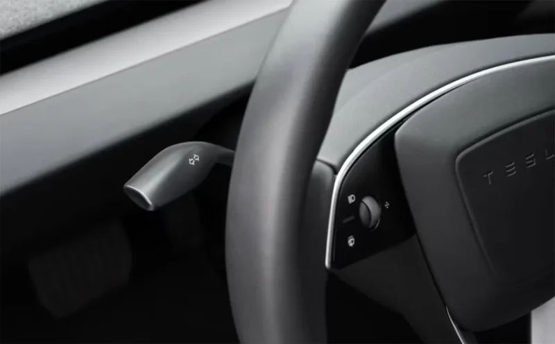 Tesla вернула рычаг указателя поворотов в Model 3&nbsp;&mdash; в уже проданные электромобили его установят за $350