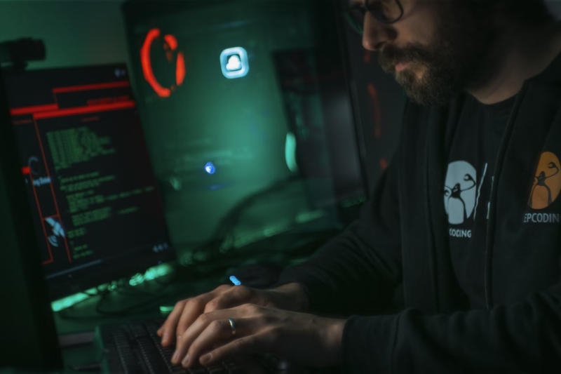 Учёные придумали, как выявлять взломы аккаунтов без слежки и раскрытия личных данных