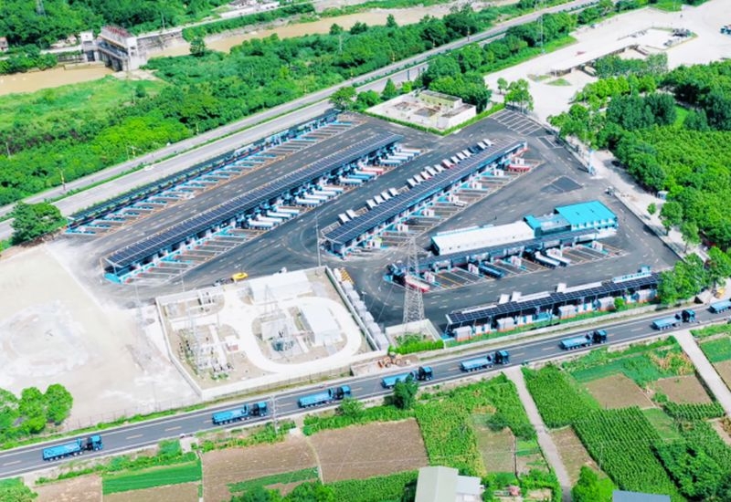 В Китае начала работу зарядная станция для грузовиков совокупной мощностью 100 МВт