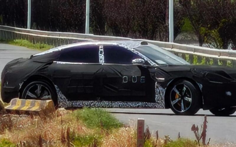 Xiaomi готовит&nbsp;&laquo;директорский&raquo; вариант электромобиля SU7