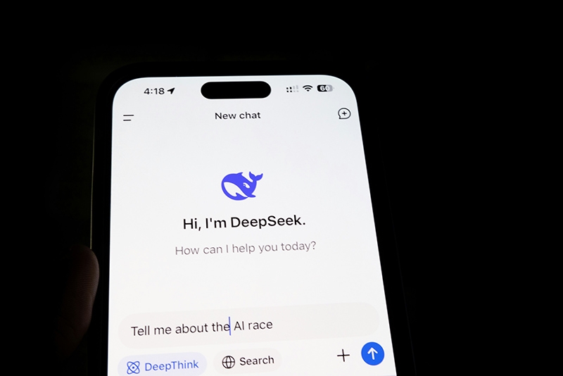 DeepSeek представит к концу года новую модель с функциями ИИ-агента и самообучением