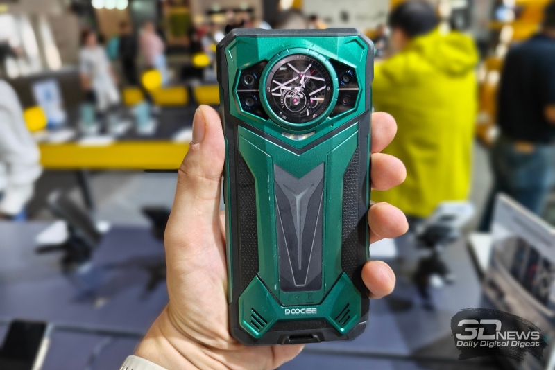 Doogee представила на IFA 2025 беспроводные наушники для плавания, защищённые смарт-часы и не только
