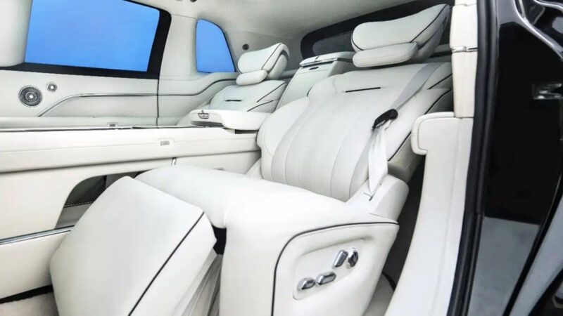 Dreame показала второй электромобиль &mdash; он очень похож на Rolls-Royce Cullinan и сможет оснащаться ДВС