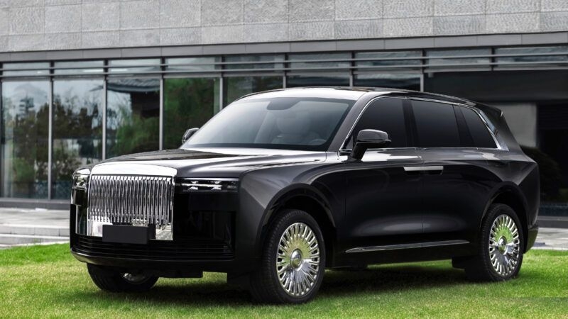Dreame показала второй электромобиль &mdash; он очень похож на Rolls-Royce Cullinan и сможет оснащаться ДВС