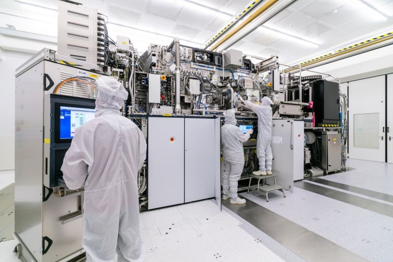 Intel заверила, что до полного отделения производства чипов не дойдёт &mdash; но почти половину продать может