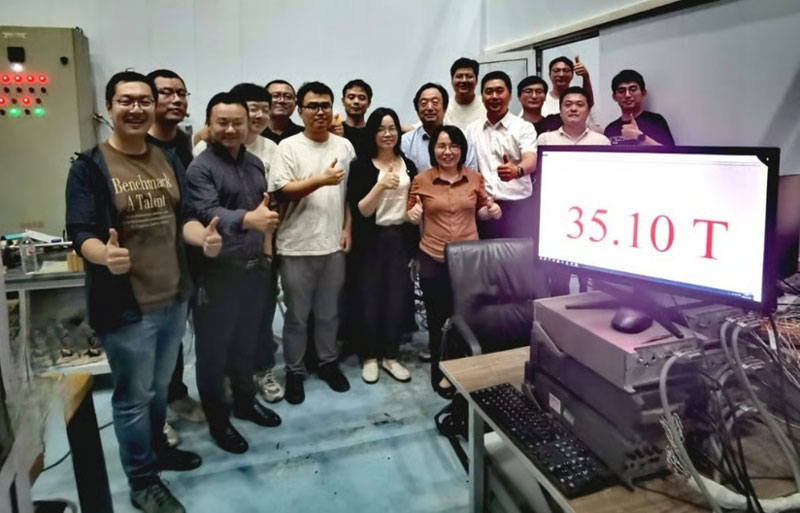 Китайцы создали самый сильный в мире сверхпроводящий магнит — в 700 000 раз мощнее поля Земли