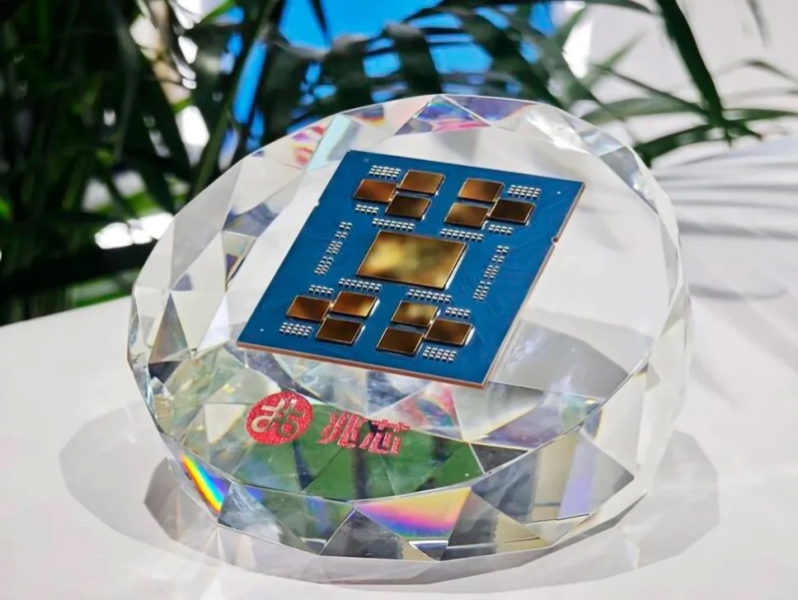 Китайская Zhaoxin представила серверные x86-процессоры KH-50000 &mdash; до 96 ядер, 128 линий PCIe 5.0 и 12 каналов DDR5-5200