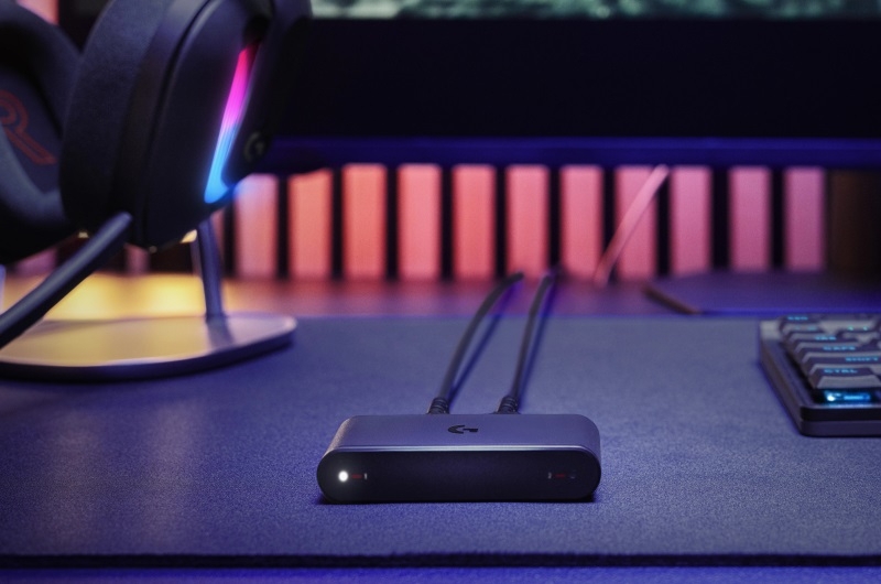 Logitech анонсировала игровую гарнитуру Astro A20 X, которая умеет работать с двумя устройствами сразу