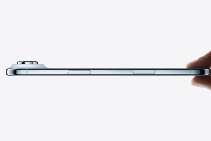 Первый складной iPhone будет выглядеть как пара склеенных iPhone Air