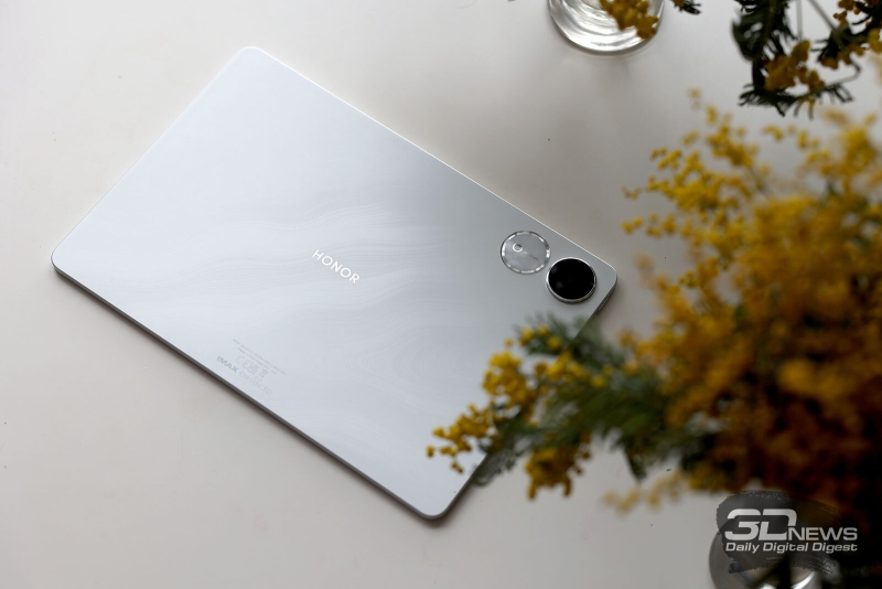 Продажи смартфонов и планшетов в России обвалились, несмотря на школьный сезон