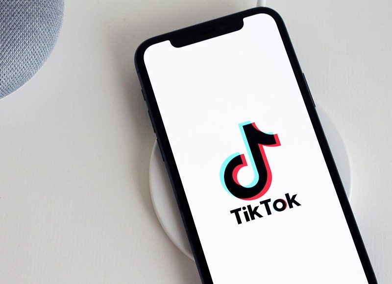 Трамп одобрил сделку по американскому TikTok&nbsp;&mdash; сервис оценили всего в $14 млрд, но это не точно