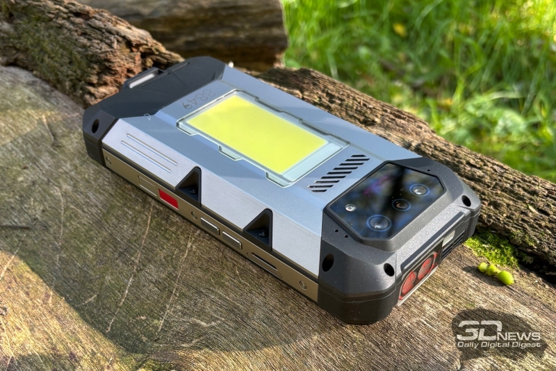 8849 Hike &mdash; защищённый смартфон с дальнобойным фонариком и батареей 23 800 мА&middot;ч с быстрой зарядкой