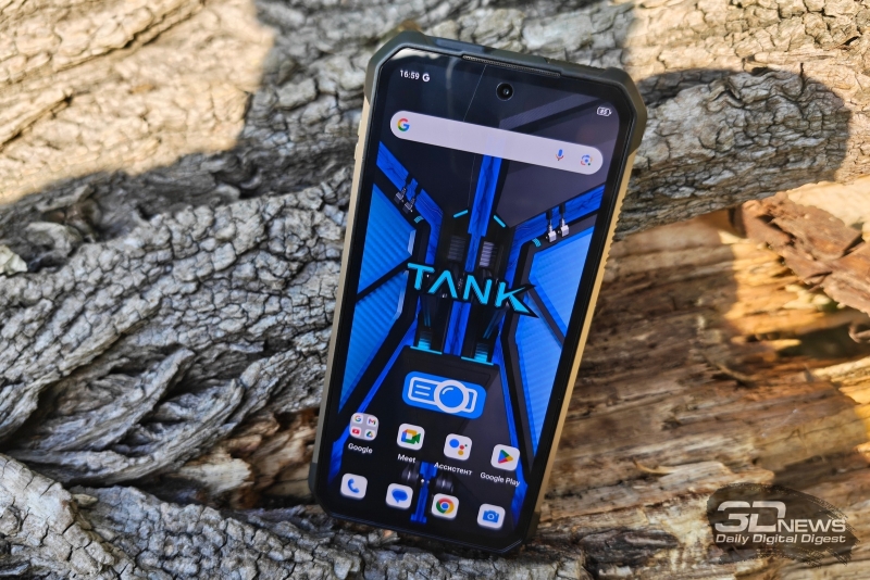 8849 TANK 4 Pro — первый в мире защищённый смартфон с HD-проектором