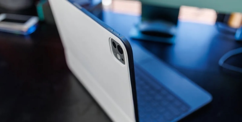 Apple работает над складным iPad с 18-дюймовым дисплеем &mdash; он выйдет не раньше 2029 года и будет стоить $3000