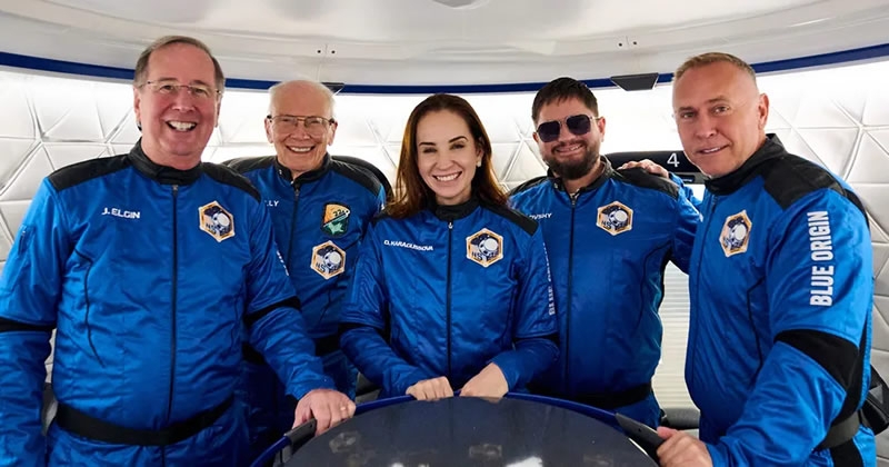 Blue Origin совершила 15-й запуск корабля New Shepard с шестью туристами