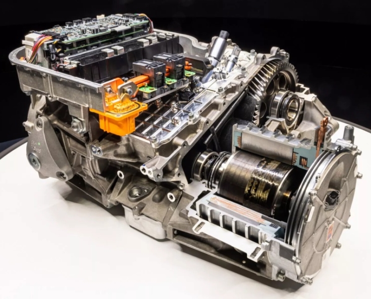 Ferrari анонсировала свой первый электрокар Elettrica: четыре мотора, 1000 л.с., запас хода 530 км и усилитель рёва